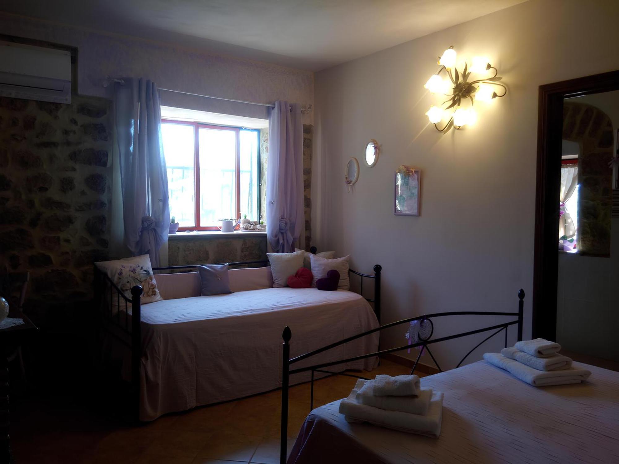 Bed And Breakfast Della Regina... 폰디 외부 사진