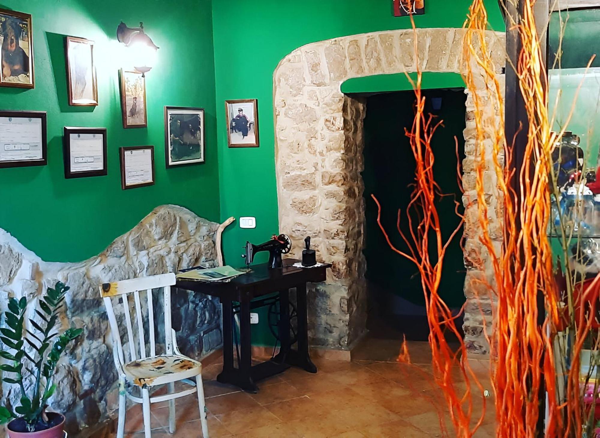 Bed And Breakfast Della Regina... 폰디 외부 사진